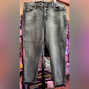 #28 - JUDY BLUE SKINNY JEANS - 24W - BLACK FADED